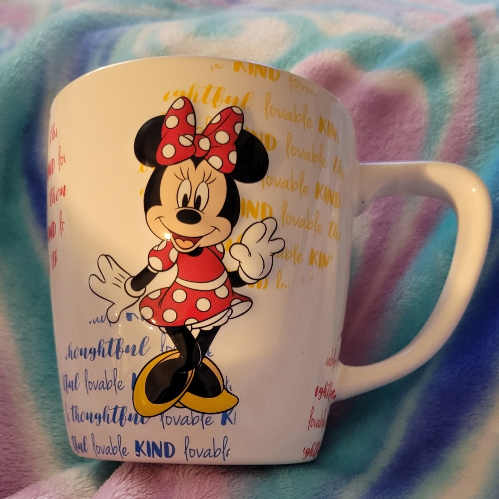 Disney Minnie Mouse Personality Loveable Kind Thoughtful Mug Cup 14 oz.